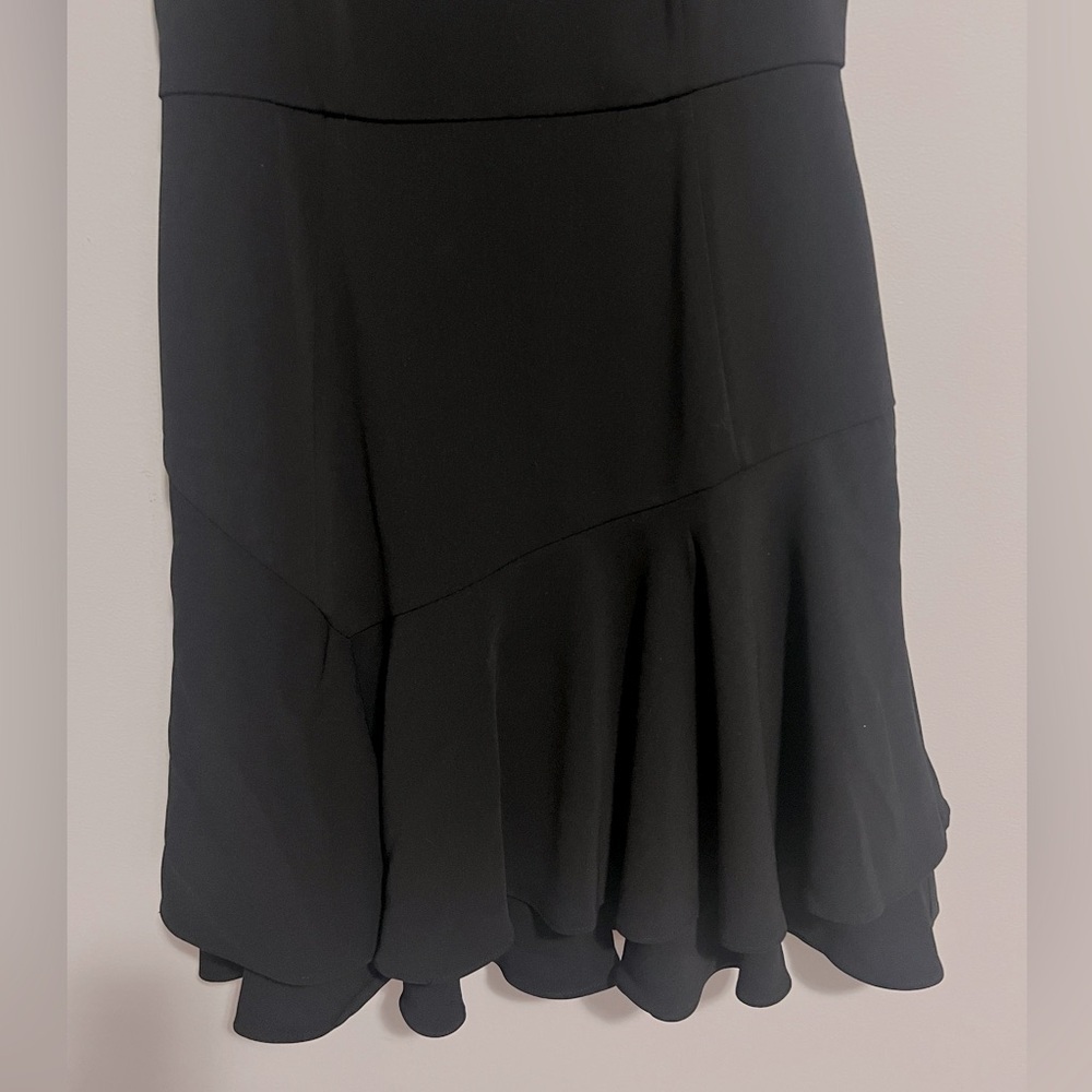 Banana Republic Black Sleeveless Ruffle Bottom dress. Women’s 4 - Picture 4 of 10